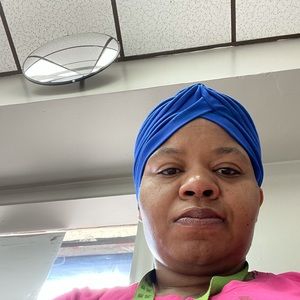 Meet your Posher, Deena